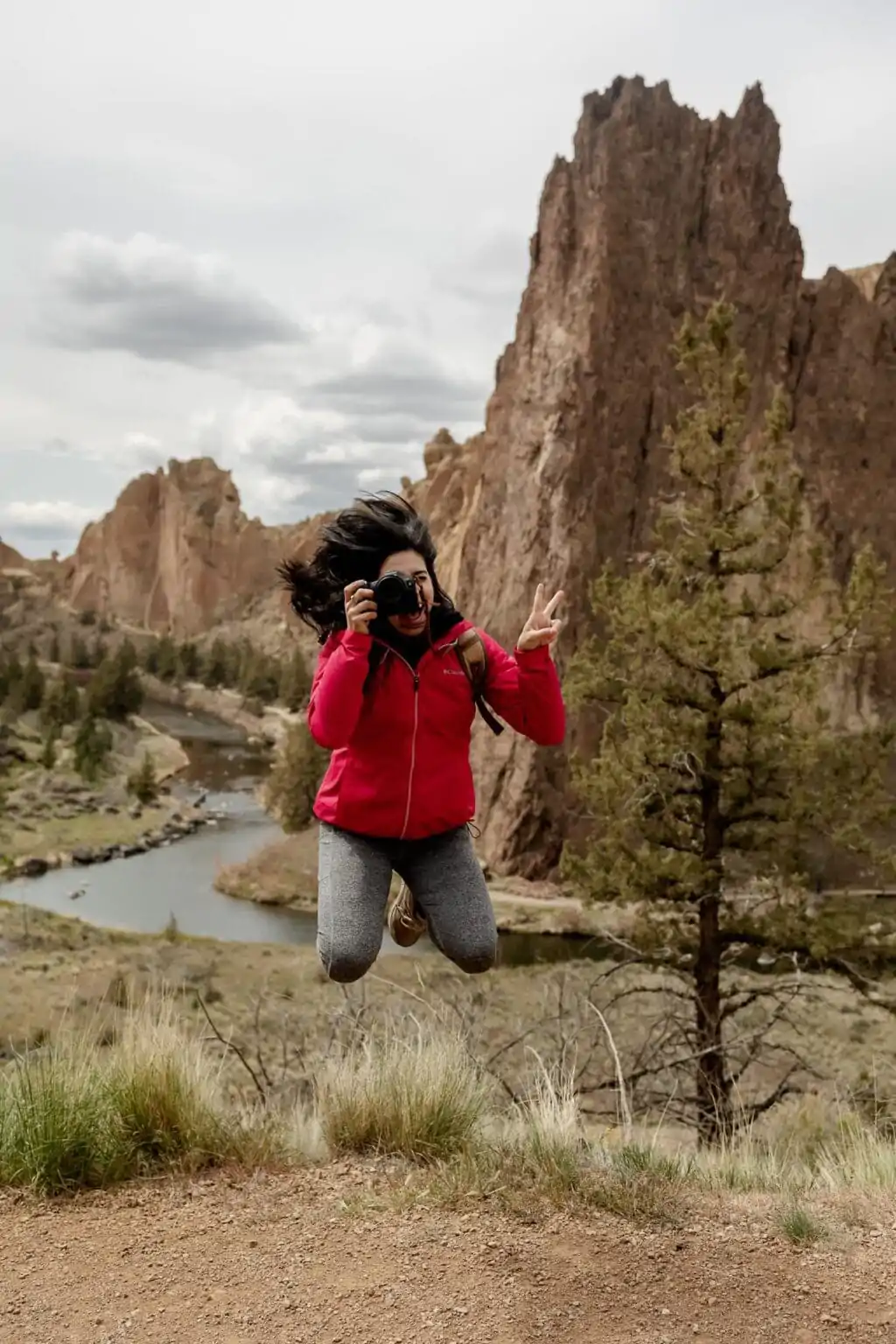 Mandy star photography jumping on the smith rock
