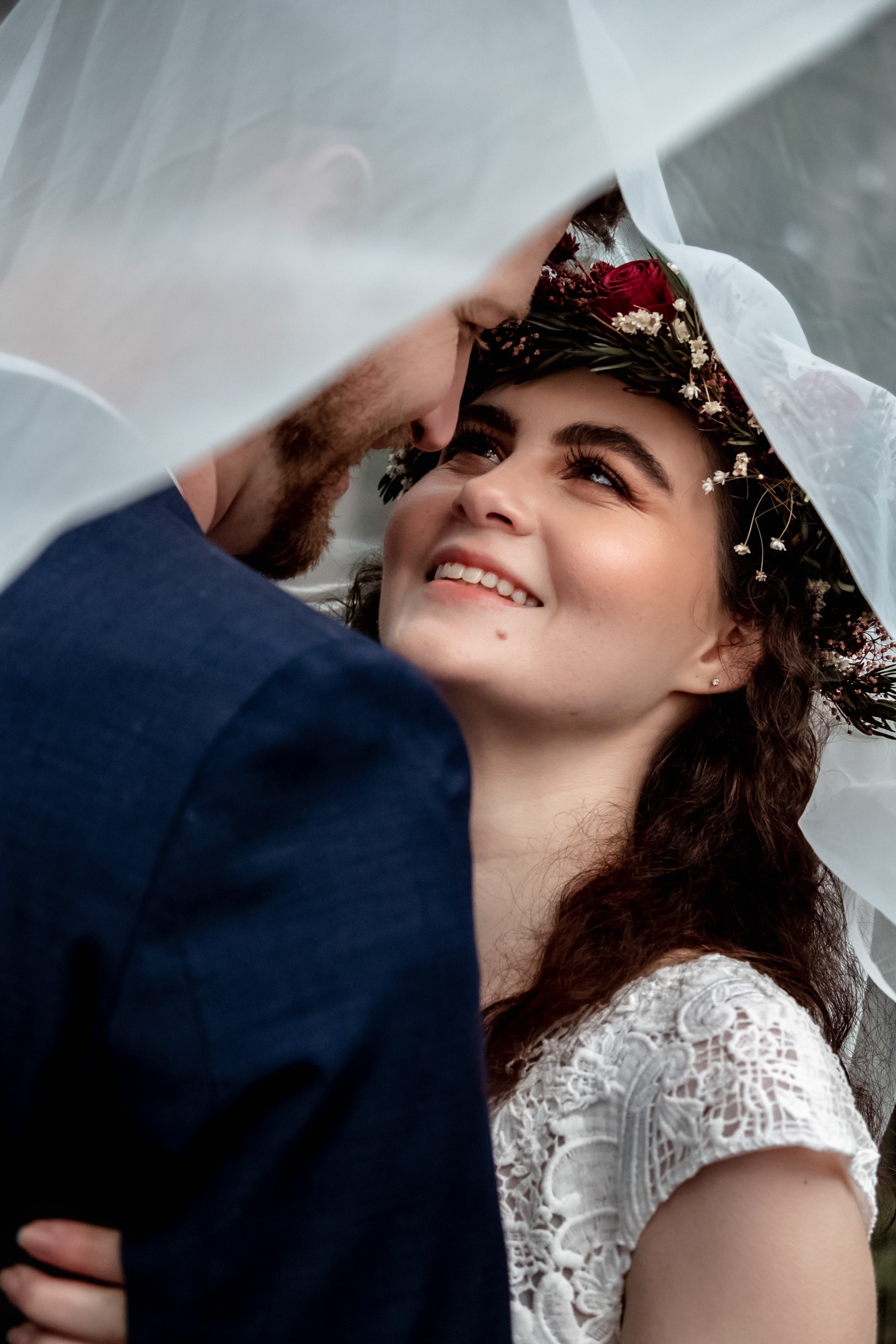 KENON & KELLN looking in love taking by orlando wedding photographer