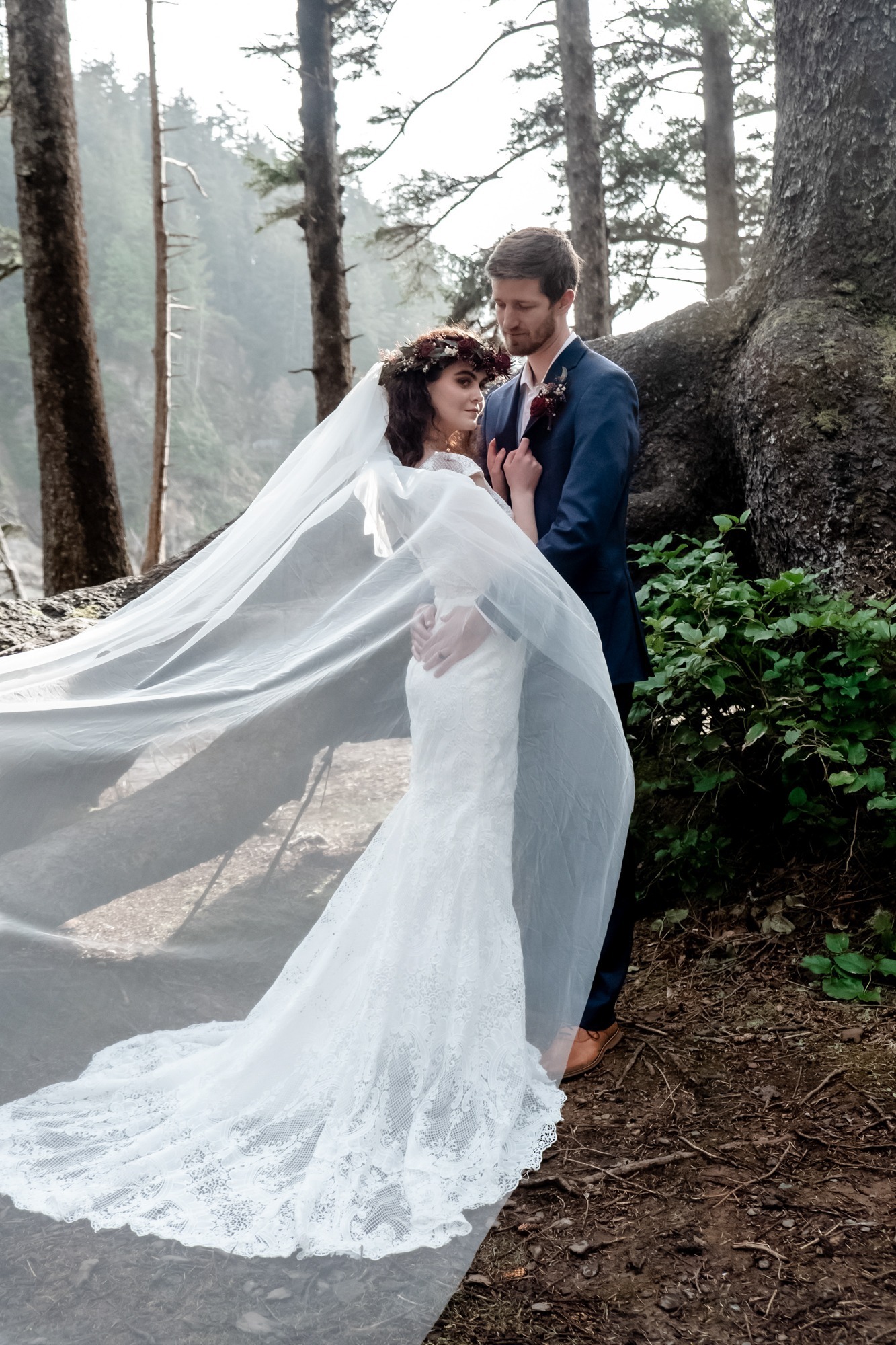 Kanon & Kelln and long veil