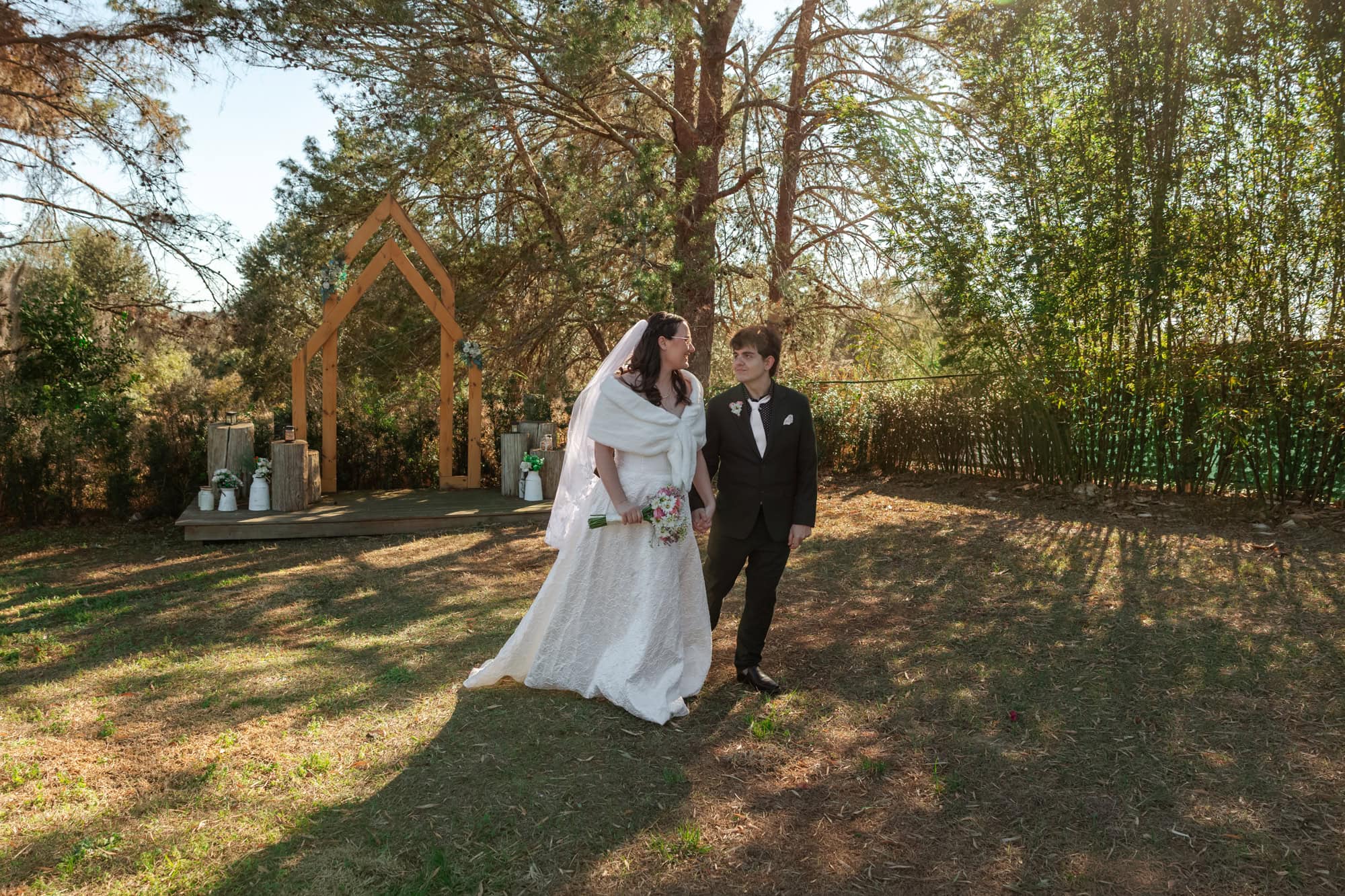 couple walking together at Hill_House_Clermont