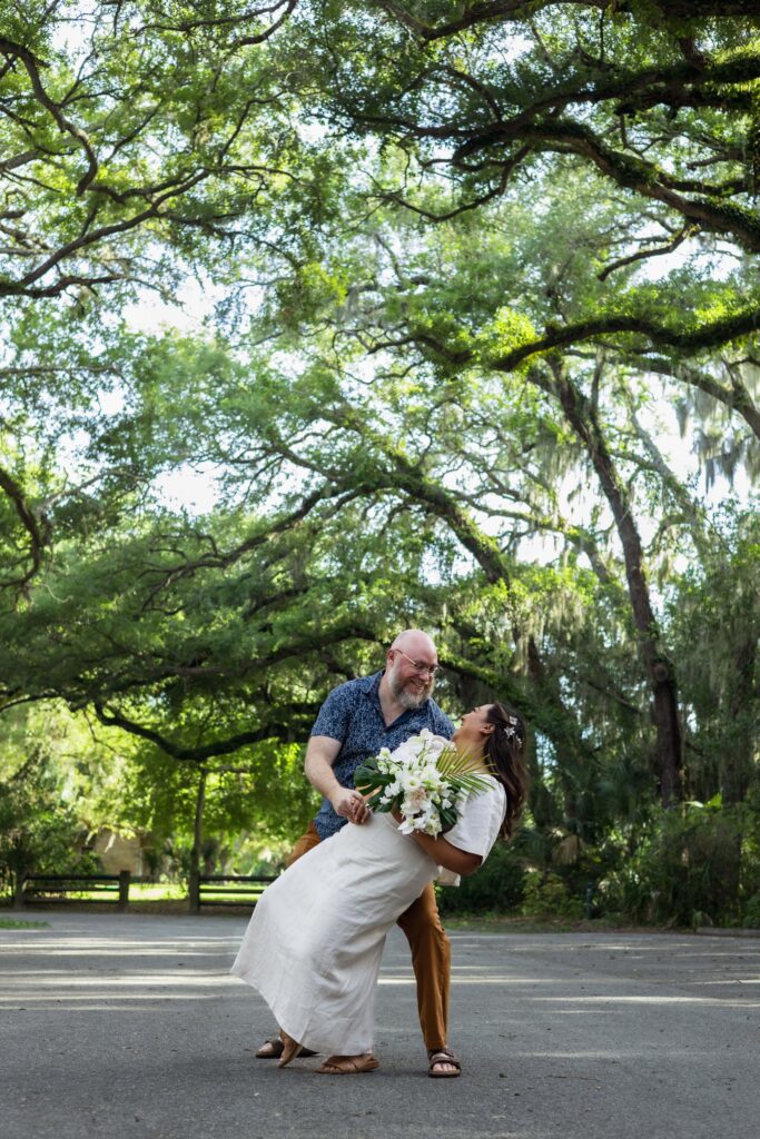dip kiss on their intimate wedding at philippe park